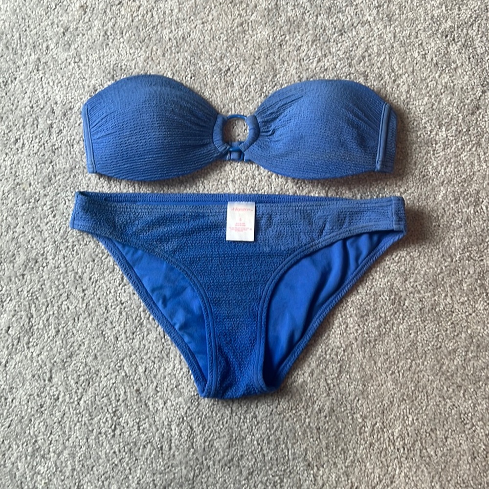 Royal blue strapless bikini